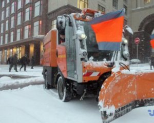 У мерії похвалилися, як комунальники чистять дороги від снігу