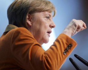 Меркель вказала на провину Німеччини у Голокості