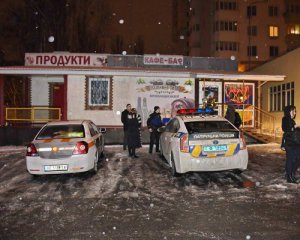 У Києві чоловік стріляв по натовпу: є постраждалі