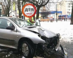 П&#039;яна дівчина насмерть збила літню жінку й відправила в реанімацію військовослужбовця