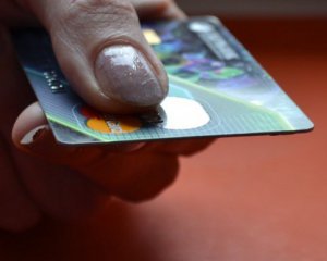 Працівниця банку вкрала гроші померлої клієнтки