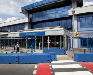 В Лондоне закрыли аэропорт из-за найденной в Темзе бомбы