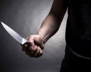 Мужчина с ножом напал на посетителей торгового центра: есть жертвы