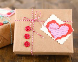 Скільки українці витрачають грошей на подарунки до Дня закоханих
