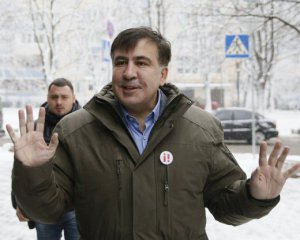 Четверо бойцов выводили за волосы: опубликовали новое видео задержания Саакашвили