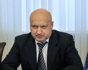 Турчинов погрожує нардепу судом