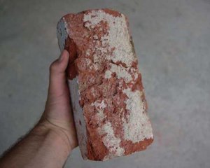 П`яний підліток побив школярку цеглиною