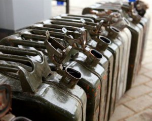 На АЗС дешевшає паливо: скільки коштує бензин 19 лютого