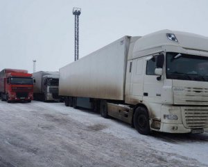 В Россию не пускают грузовики еще на 2 пограничных пунктах: пробки увеличились