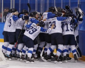 Гарячі фінські дівчата. Збірна Росії з хокею залишилася без олімпійської &quot;бронзи&quot;