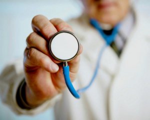 В Эстонии начали нанимать украинских врачей