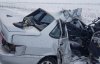 Грузовик протаранил легковушку с людьми: погибли все