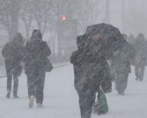 Рятувальники попереджають про сильні хуртовини і снігопади