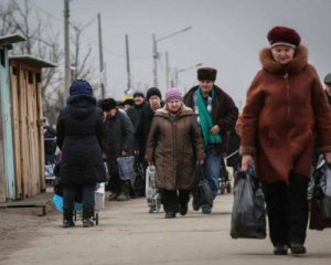 Пропускні пункти на Донбасі змінюють графік роботи