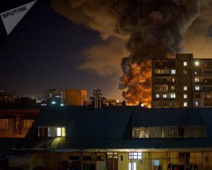 Появилось видео масштабного пожара в Тбилиси
