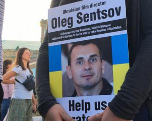 Порошенко договорился об освобождении двух заложников Кремля