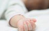 Немовля померло уві сні: лікарі не знають причину