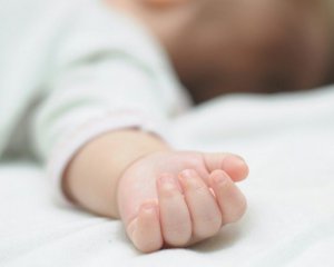 Младенец умер во сне: врачи не знают причину