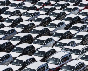 Українці почали купувати більше автомобілів