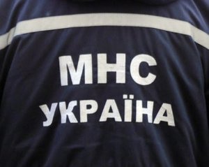 Рятувальники витягли із снігового завалу 12-річну дівчинку