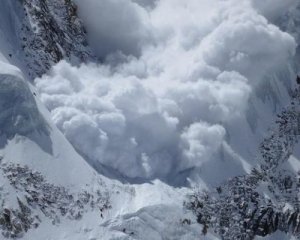 Снігова лавина в Альпах забрала життя 4 людей