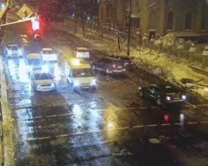 У Києві вперше після 5 місяців розблокували вулицю Грушевського