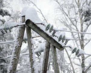 Снегопады обесточили 17 населенных пунктов