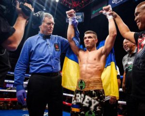 Украинский боксер досрочно победил американца в Нью-Йорке