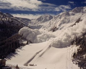 Лавина в Альпах унесла жизнь лыжника, еще один - пропал без вести