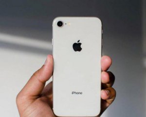 Спалах камер iPhone X не працює на морозі