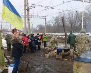 Украина выиграла&quot; - год назад началась блокада Донбасса