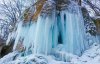 Фантастичне видовище: показали фото замерзлого водоспаду на Дністрі