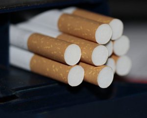 В Польше украинцы попались на нелегальном изготовлении сигарет