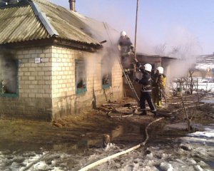 Залишила без нагляду: троє дітей загинули під час пожежі