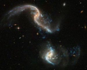 Астрономи зняли на відео злиття двох галактик