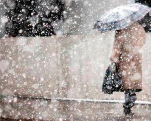 Прогноз погоди: ітиме сніг, частину України заллють дощі