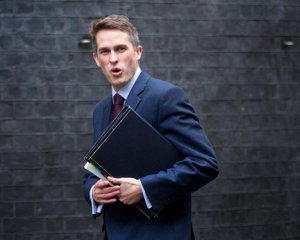 &quot;Росії варто відійти й стулити пельку&quot; - міністр оборони Британії