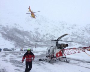 На швейцарском курорте лавина накрыла 4 лыжников