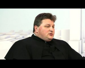 Священника выгнали с Украины