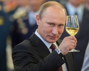 &quot;Президент, бывший в употреблении&quot; - Россия официально избрала Путина. соцсети раздражены