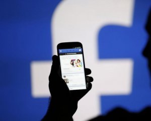 Facebook снова потерял миллиарды долларов
