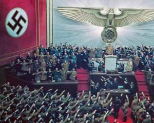 Истребление евреев началось с предложения Гитлера бойкотировать их предприятия