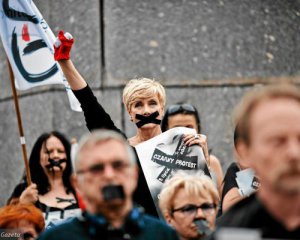 Ограничения абортов вызвало массовые протесты в Польше