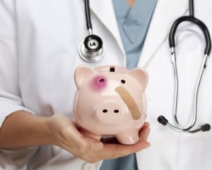Українцям доведеться платити в лікарнях: що відомо про нову систему