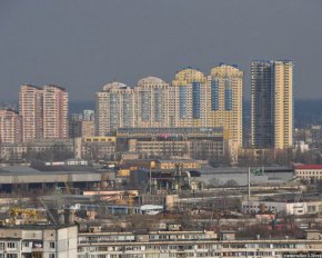 Найпотворніші і скандальні будинки Києва вражають: фотодобірка