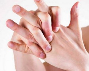 Ученые выяснили истинную причину похрустывания пальцев