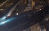 Неизвестные разгромили автомобиль такси посреди центра Львова