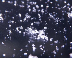 В NASA показали, как тает снежинка