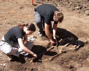 Археологи знайшли таємниче поховання новонароджених дітей