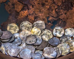 Нашли клад с бронзовымы монетами